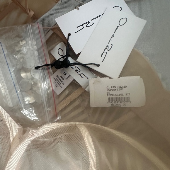 Oscar de La Renta Sequin & Crystal Scallop Embroidered Gown - Picture 10 of 11